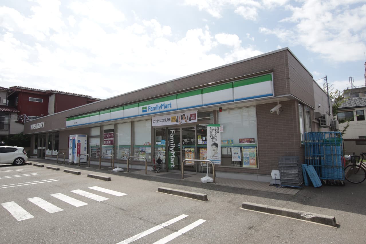 ファミリーマート　金沢小立野店